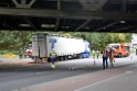 LKW blieb unter Bruecke haengen Koeln Ehrenfeld Innere Kanalstr Hornstr P343